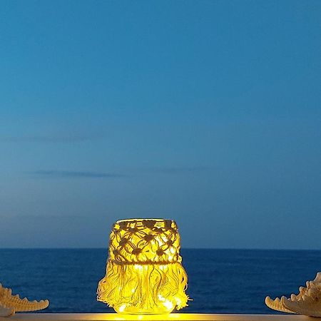 Amazing Beachfront Apartment In Hersonissos Ngoại thất bức ảnh